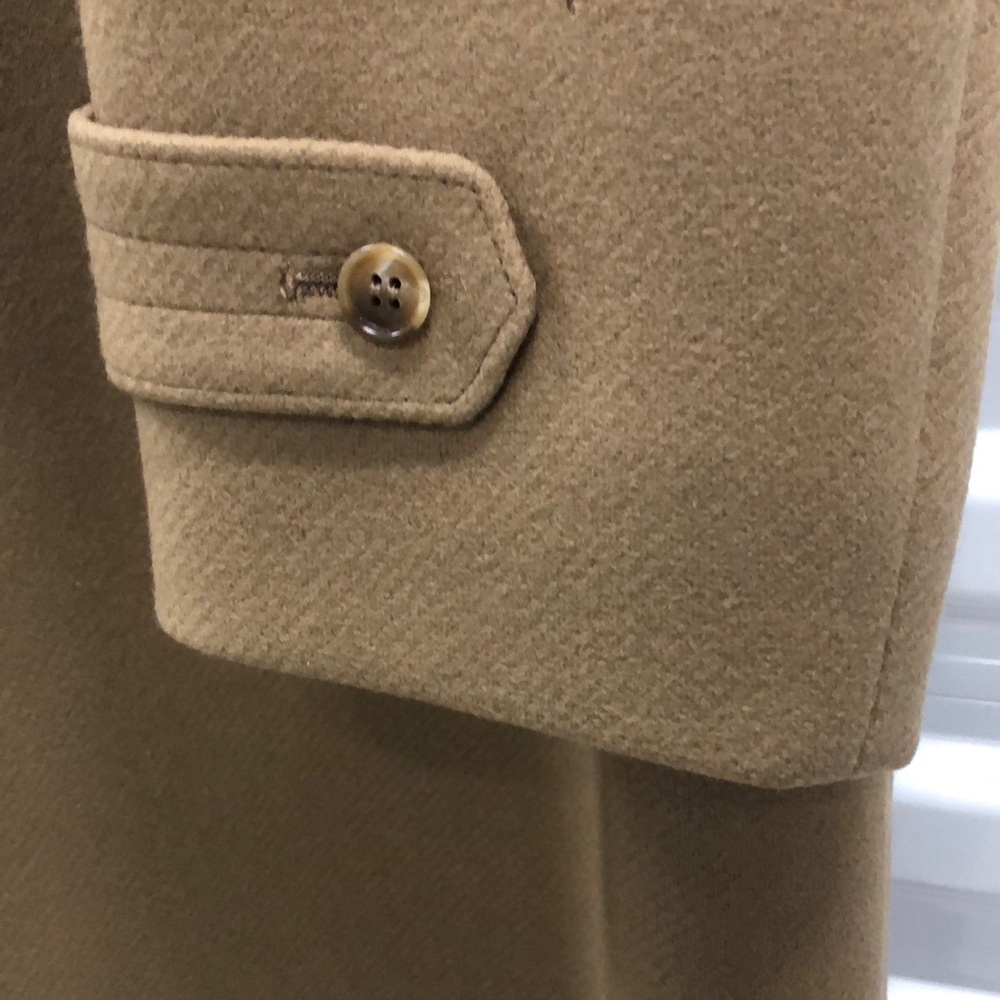 Classic Tan Men's Overcoat - Picture 4 of 8